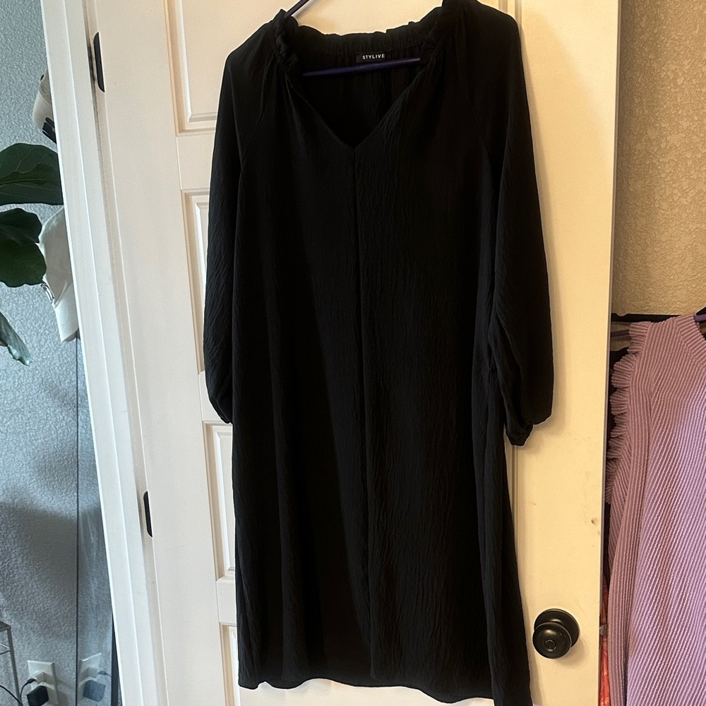 Chic Black V-Neck Dress